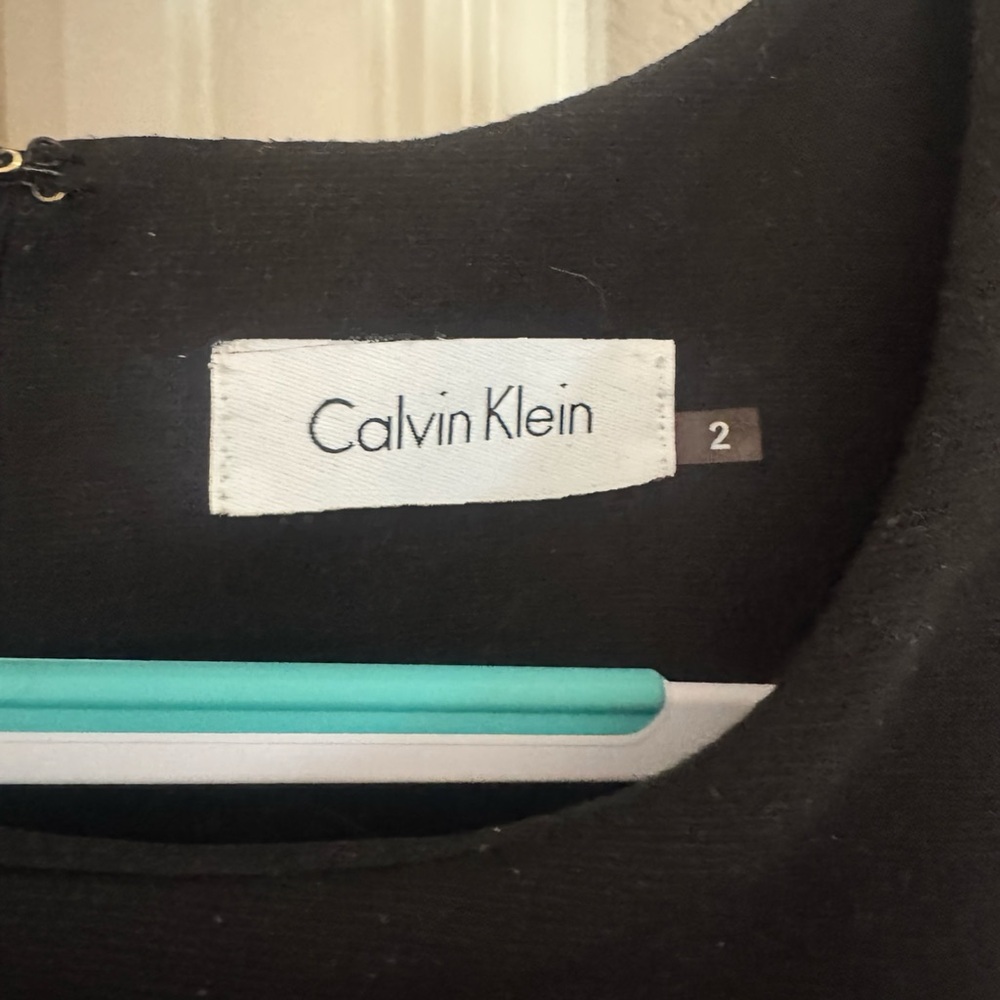 🌷SOLD🌷 Calvin Klein Black and White Fit and Flair Belted Sleeveless Dress Sz 2 - Picture 8 of 13